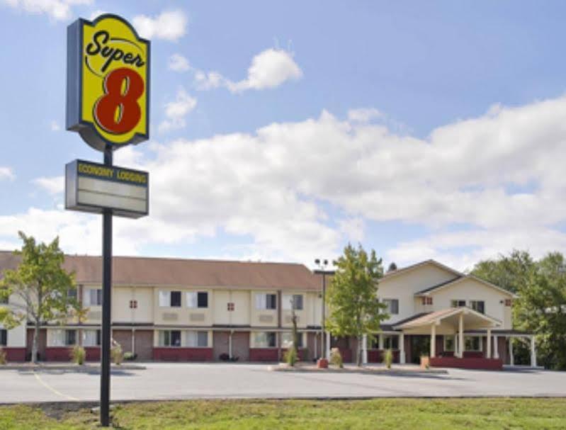 Super 8 By Wyndham Kingston Hotel Exterior foto