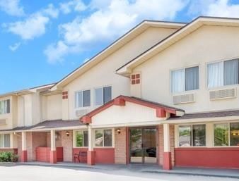 Super 8 By Wyndham Kingston Hotel Exterior foto