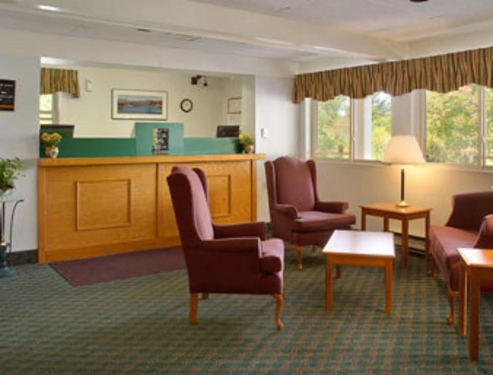Super 8 By Wyndham Kingston Hotel Exterior foto